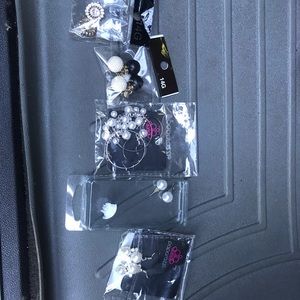 Cute Pearly Earrings